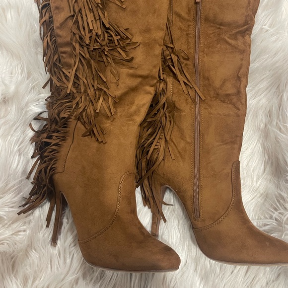 Knee-high boots - Picture 3 of 4